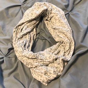 Grey and White Cheetah Print Scarf